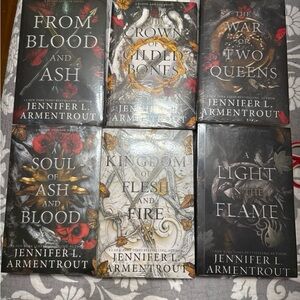 Collector’s Fantasy Hardcover Set in Black and Gold